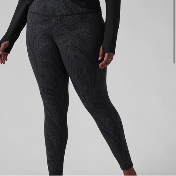 Athleta Elation Textured Tight Dreamweaver Black/Gray - Picture 2 of 10